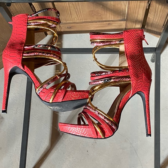 Exotic Hot Pink & Snake print & Gold strap, Stoestiletto Heels - Picture 4 of 14